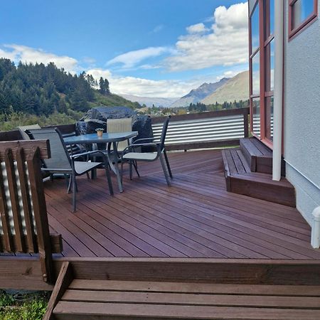 Hot Tub And Views Over Central Queenstown - Entire Holiday House Εξωτερικό φωτογραφία