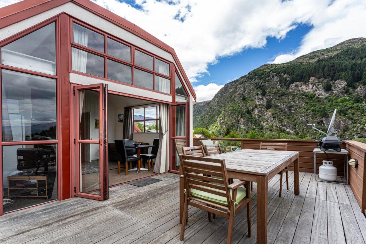 Hot Tub And Views Over Central Queenstown - Entire Holiday House Εξωτερικό φωτογραφία