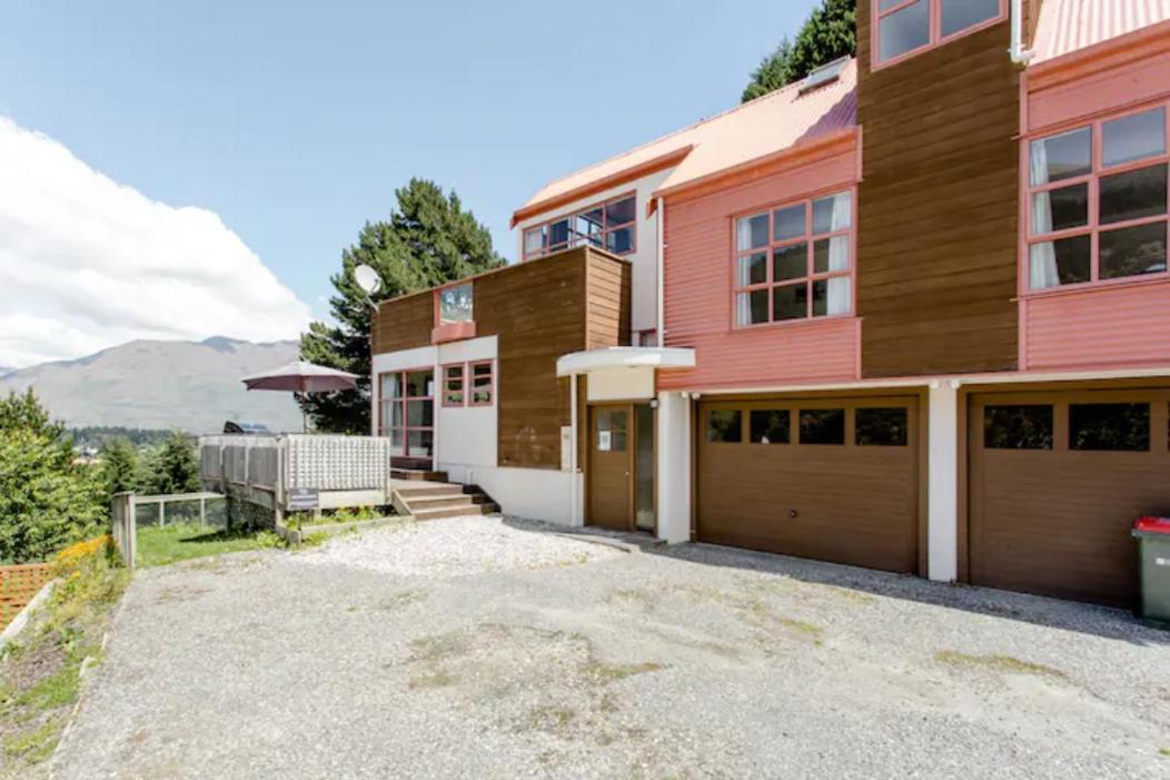 Hot Tub And Views Over Central Queenstown - Entire Holiday House Εξωτερικό φωτογραφία
