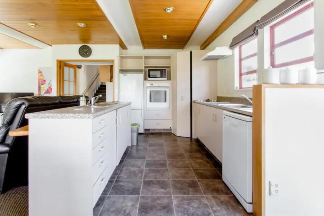 Hot Tub And Views Over Central Queenstown - Entire Holiday House Εξωτερικό φωτογραφία