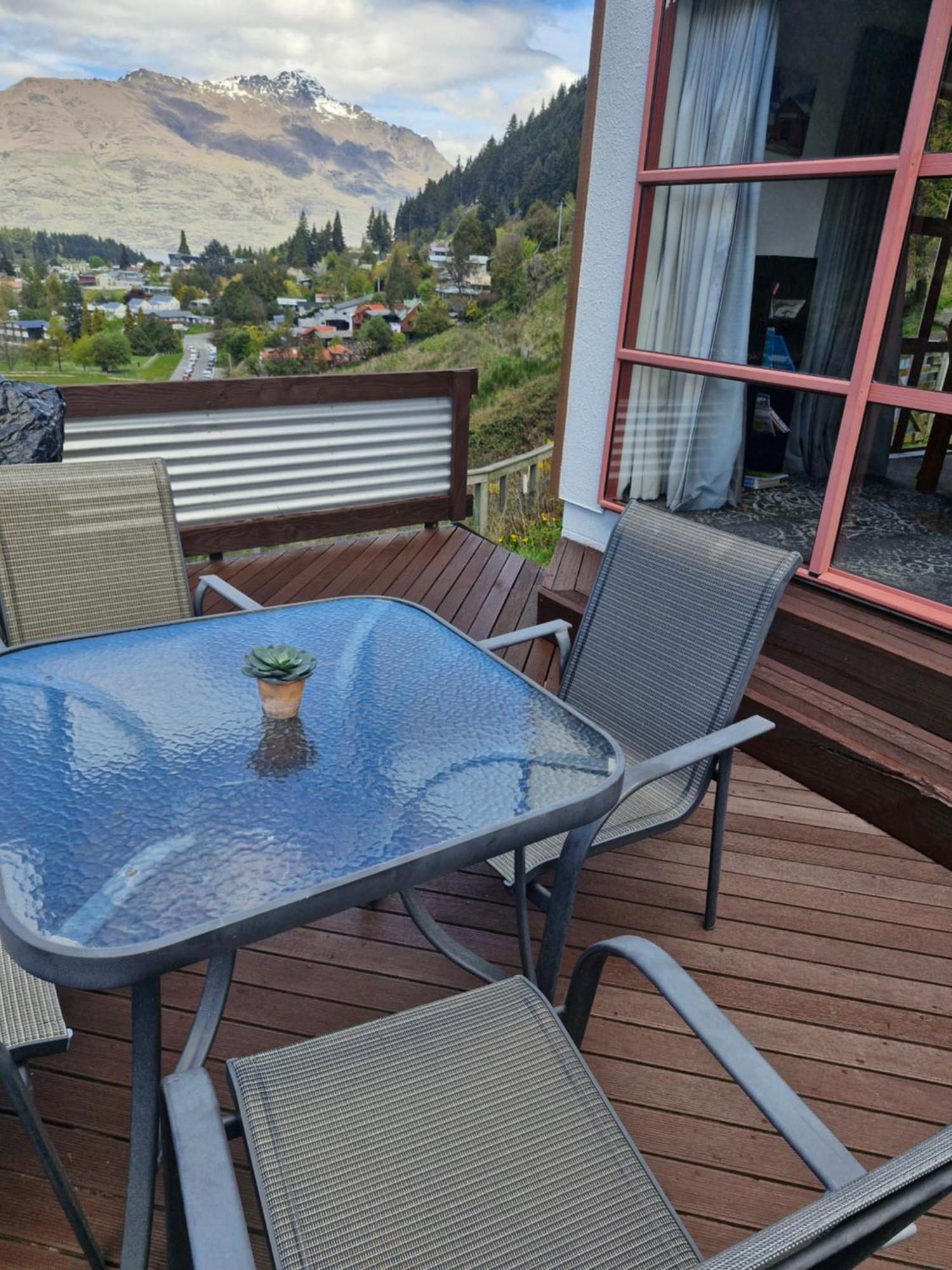 Hot Tub And Views Over Central Queenstown - Entire Holiday House Εξωτερικό φωτογραφία